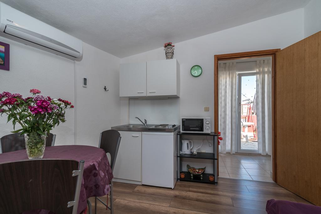 Apartments Mare Trogir Exterior foto