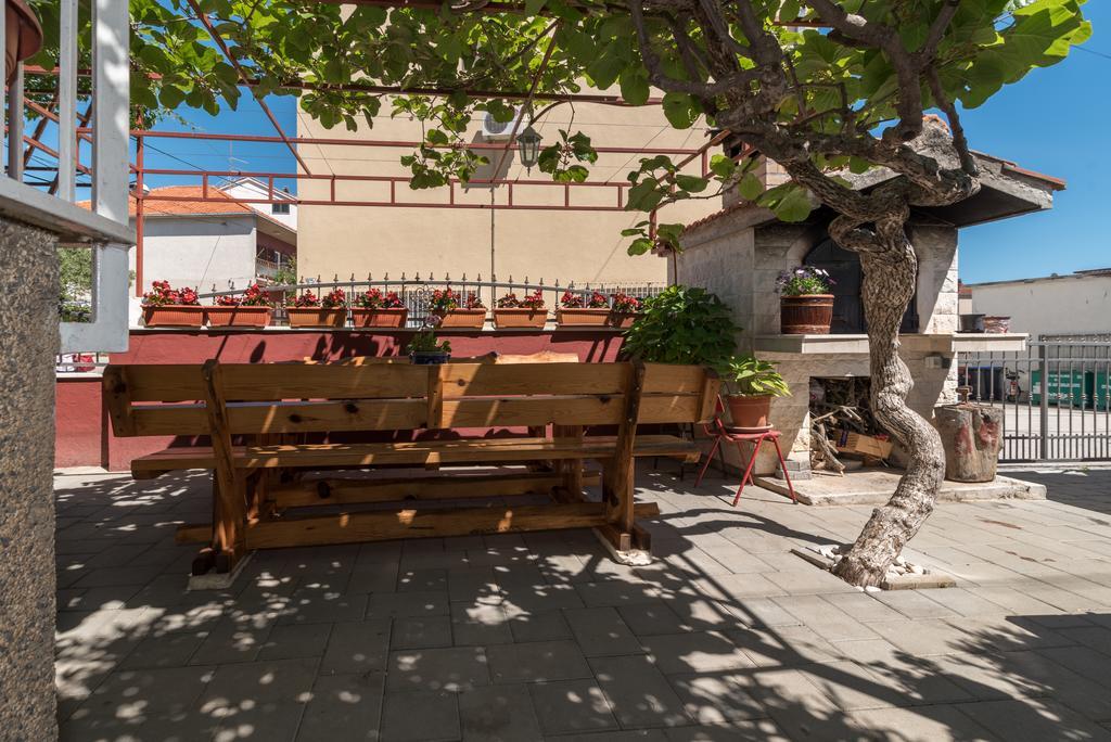 Apartments Mare Trogir Exterior foto